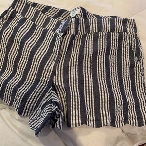 CROWN & IVY white and blue gray striped shorts